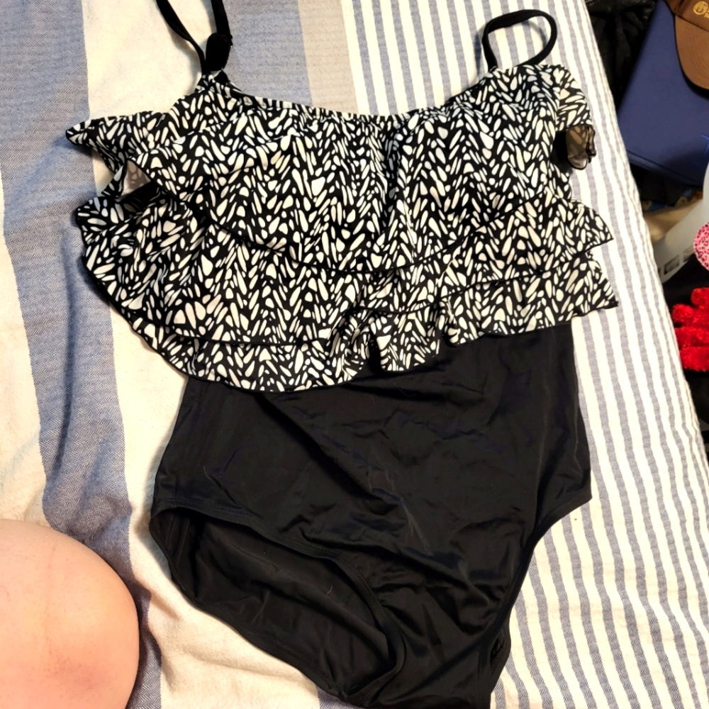 Swim suit